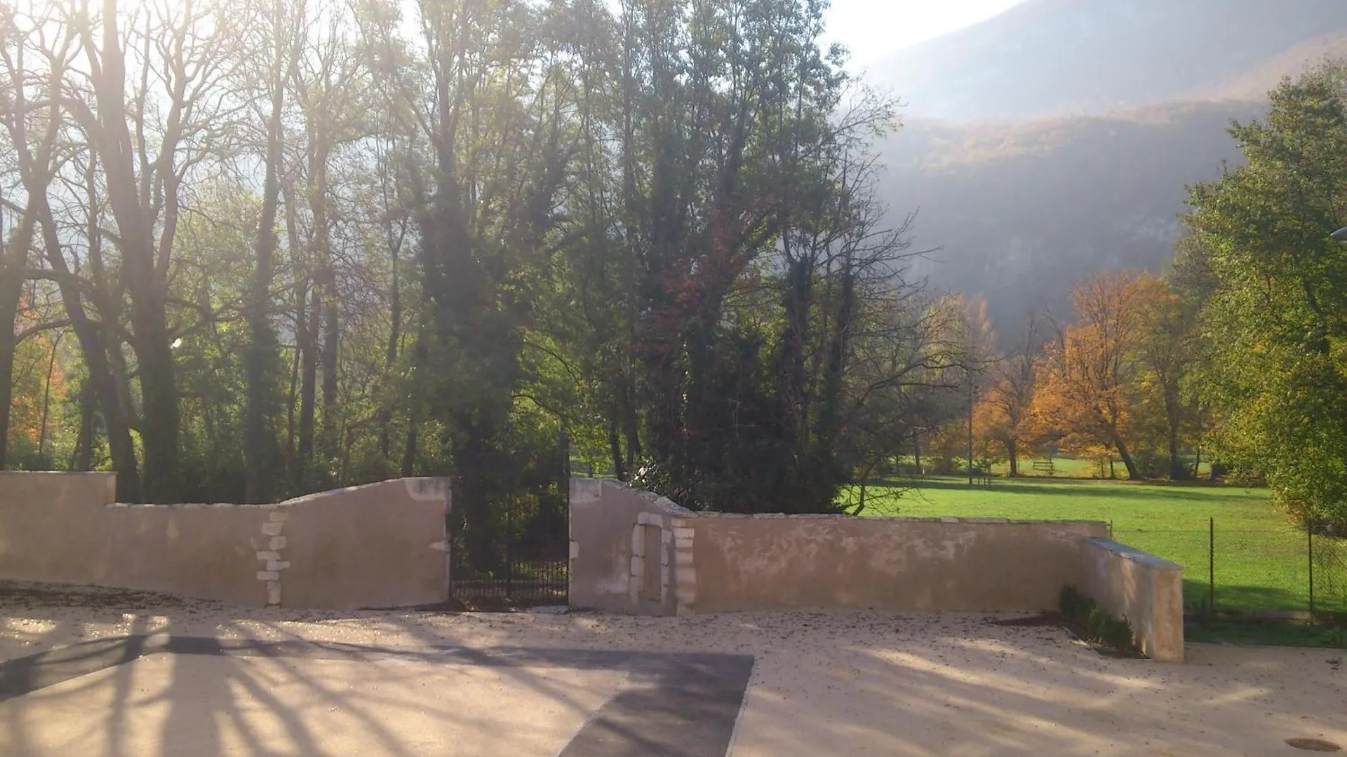 Tempologis - Chateau De La Rochette Aparthotel Fontaine  Fontaine (Rhone-Alps)