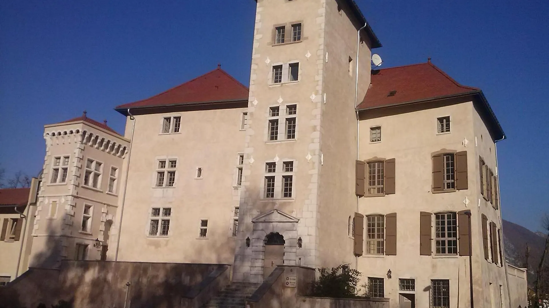 Tempologis - Chateau De La Rochette Aparthotel Fontaine France